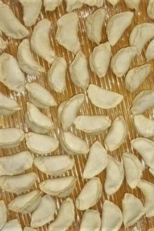 Nam Nh&acirc;n Ch&acirc;n Thọt Tiệm Sủi Cảo